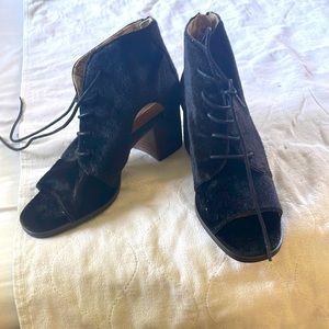 Brand new open toe shoes for women, size 9. Black.